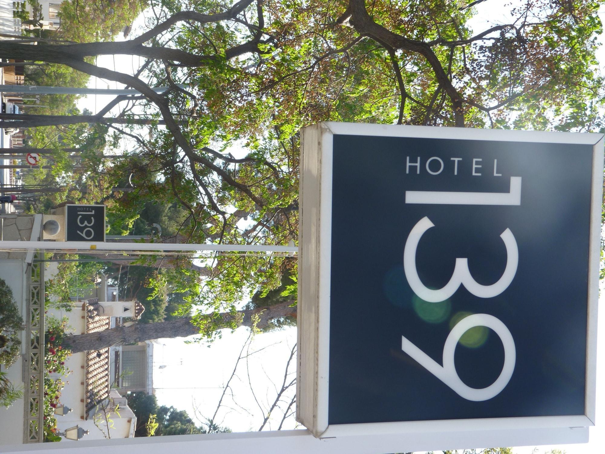 Hotel 139 Castelldefels Dış mekan fotoğraf
