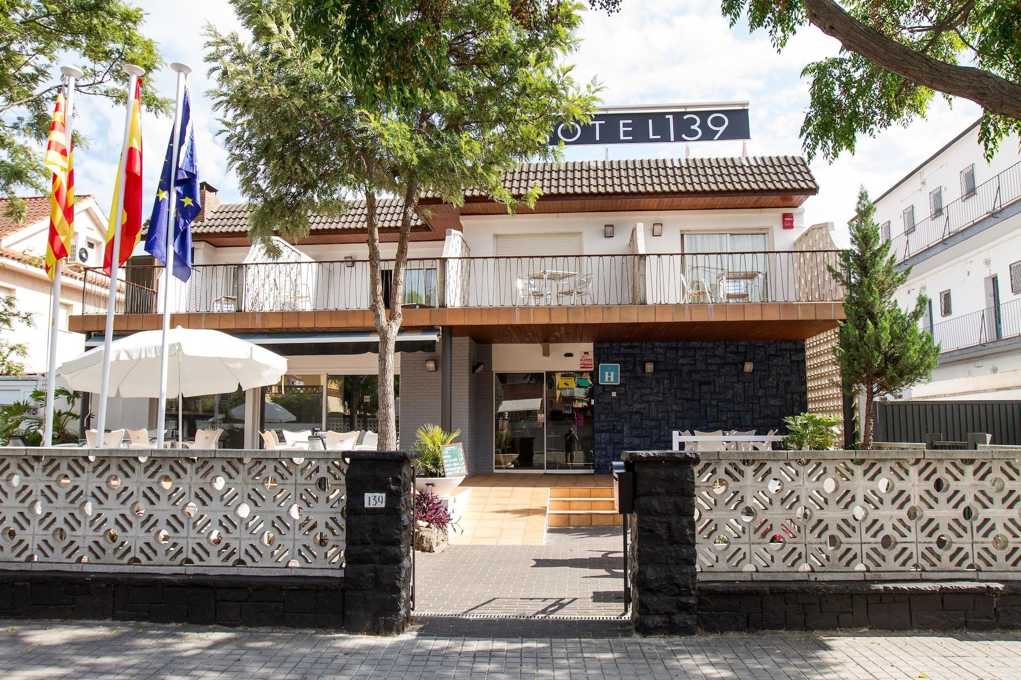 Hotel 139 Castelldefels Dış mekan fotoğraf