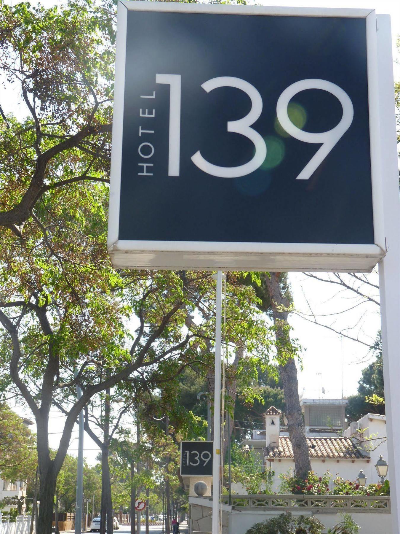 Hotel 139 Castelldefels Dış mekan fotoğraf